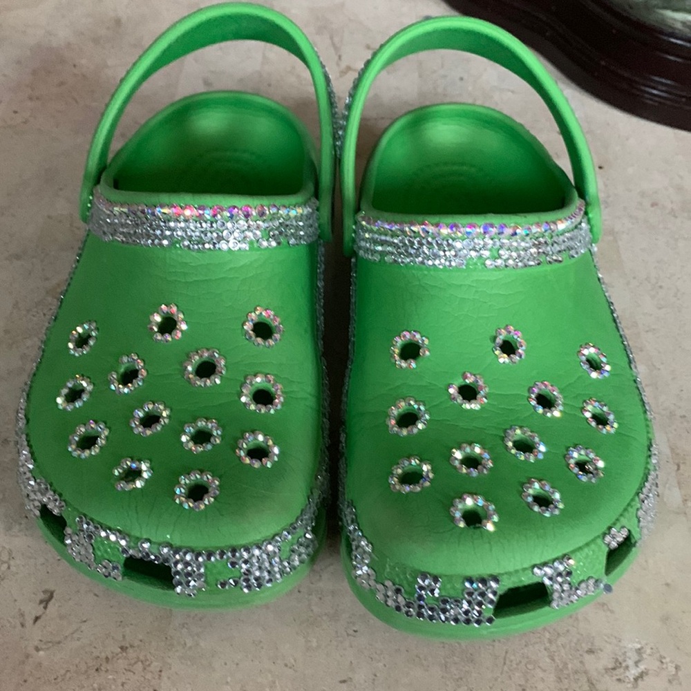 Crocs Pre owed girls size 3